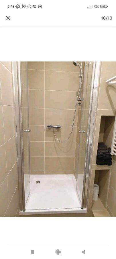 Schoenes Und Offenes Appartement Jüchen Exteriör bild